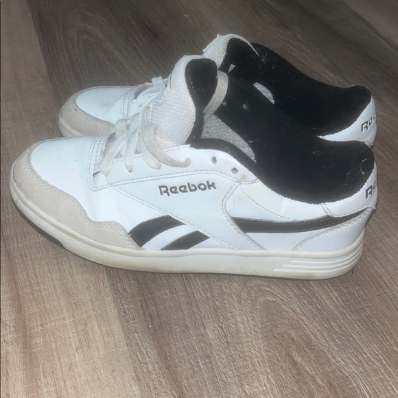 Reebok Boys Leather Sneakers 13.5 - Picture 2 of 4